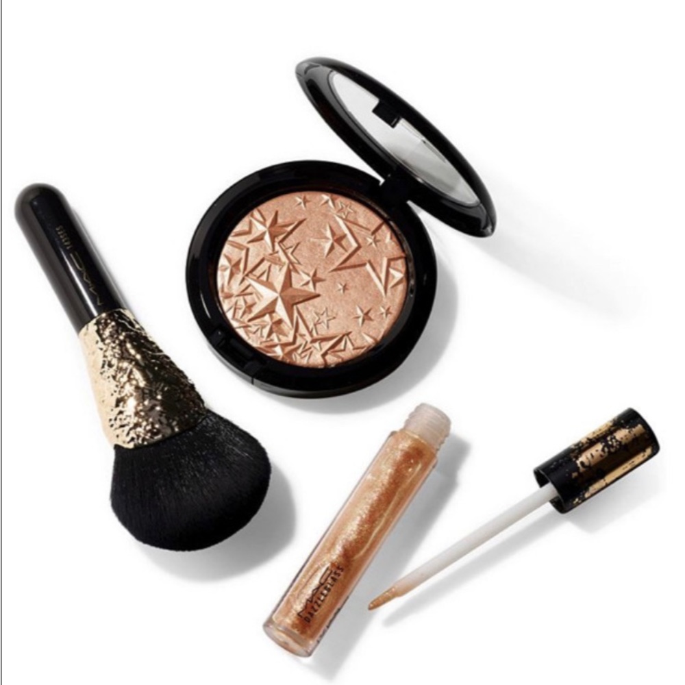 ⭐️New MAC “Whisper of Gilt” Skin Finish